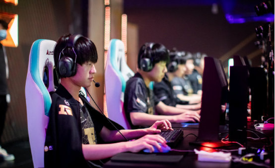 中以精准的 中以精准的